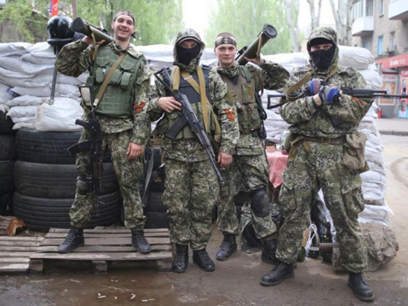 Терористи увірвались на хімзавод у Горлівці Терористи увірвались на хімзавод у Горлівці