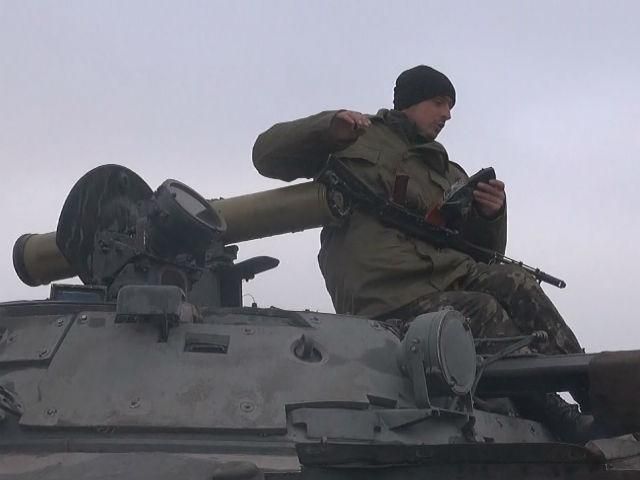 Блокпост возле Карловки под защитой (Видео) Блокпост возле Карловки под защитой (Видео)