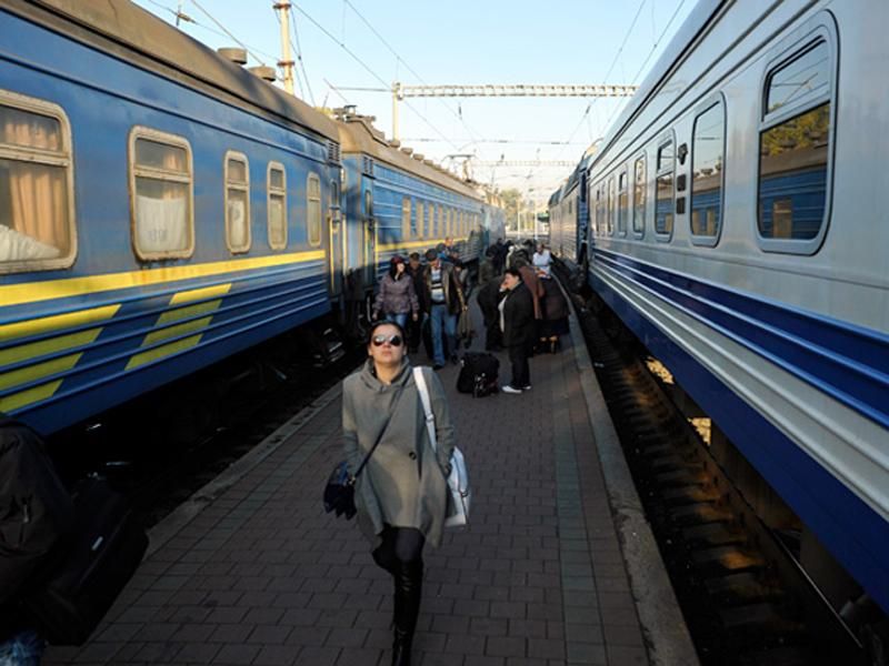 Поезда в Луганск пока ездить не будут,— Укрзализныця Поезда в Луганск пока ездить не будут,— Укрзализныця