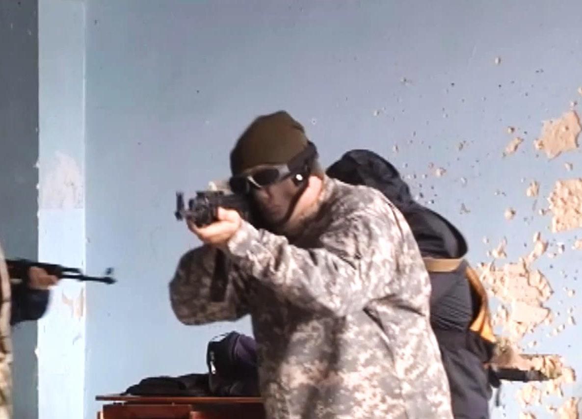 Жителей Запорожья учат воевать в городских условиях Жителей Запорожья учат воевать в городских условиях