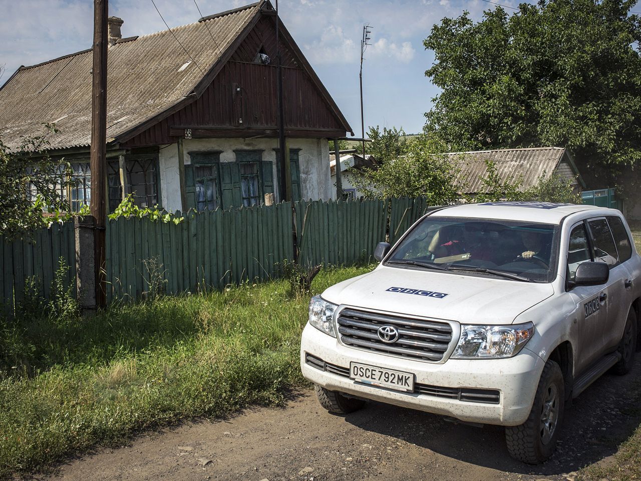 Великобритания отправит для миссии ОБСЕ в Украине бронированные автомобили