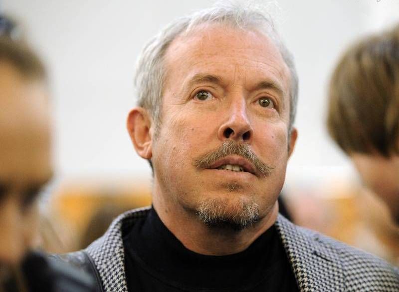 Макаревич отсудил 500 тысяч рублей у "Известий" Макаревич отсудил 500 тысяч рублей у "Известий"