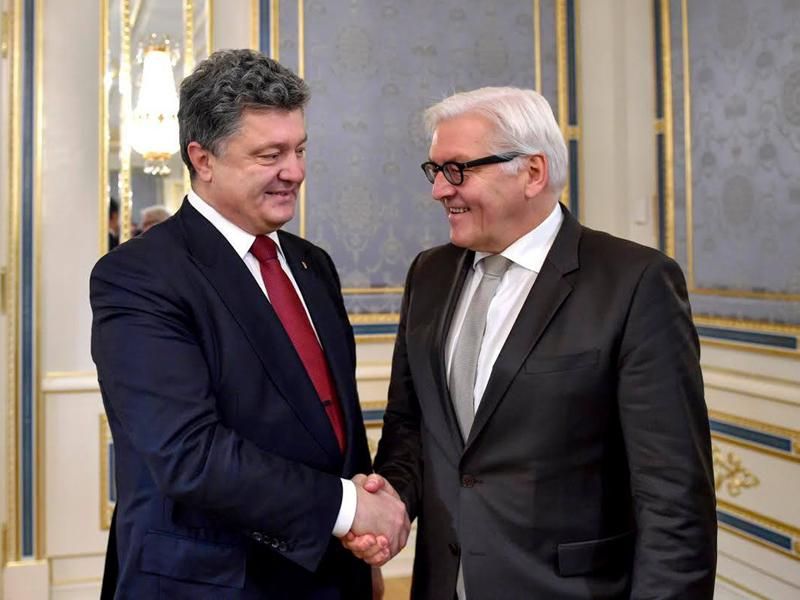 Порошенко и Штайнмайер обсудили новый формат переговоров