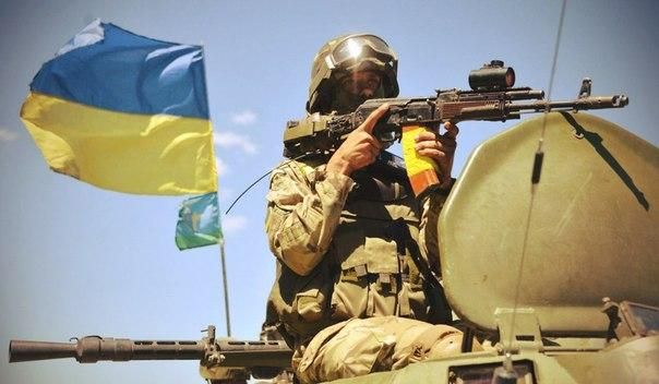 Терористи почали обстрілювати селище на Донеччині, як тільки військові завезли туди гуманітарку