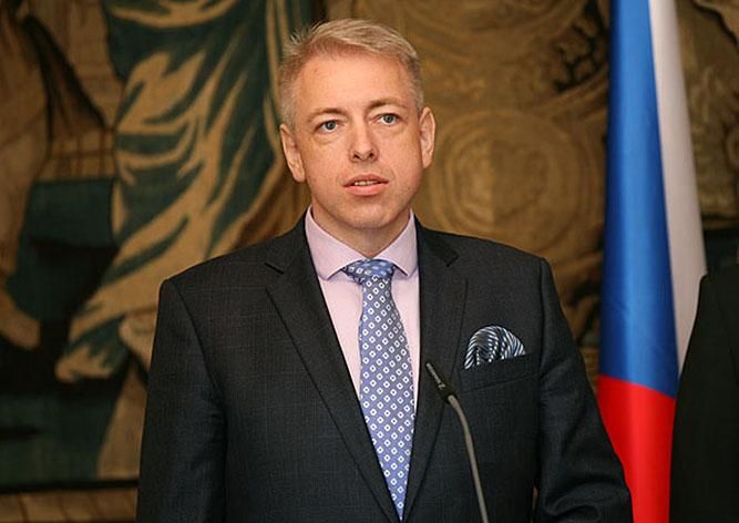 Главу МВД Чехии пытались отравить Главу МВД Чехии пытались отравить