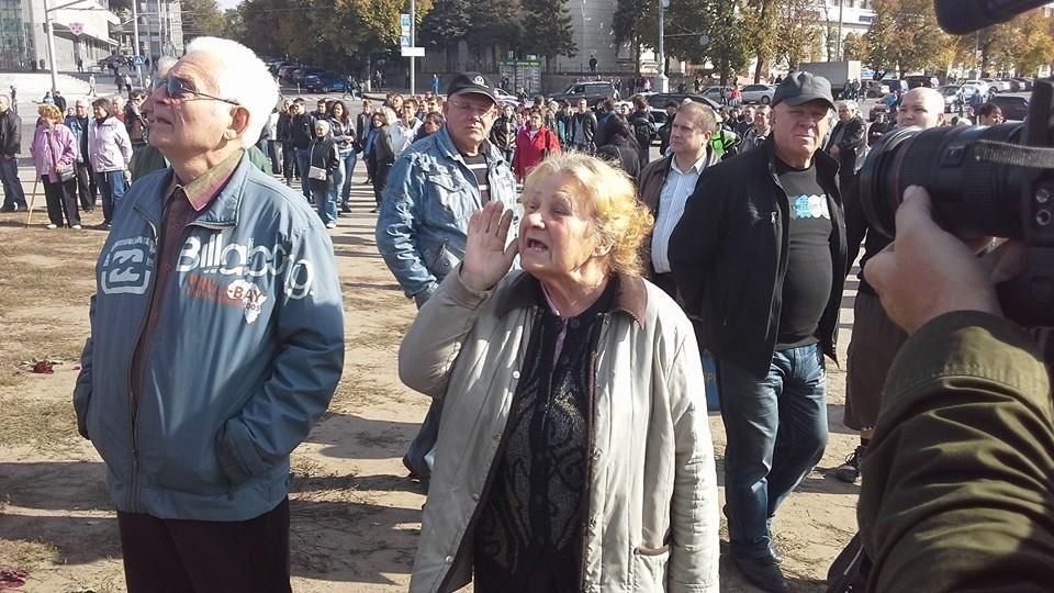 Мешканці захопленої Амвросіївки також вийшли на акцію протесту