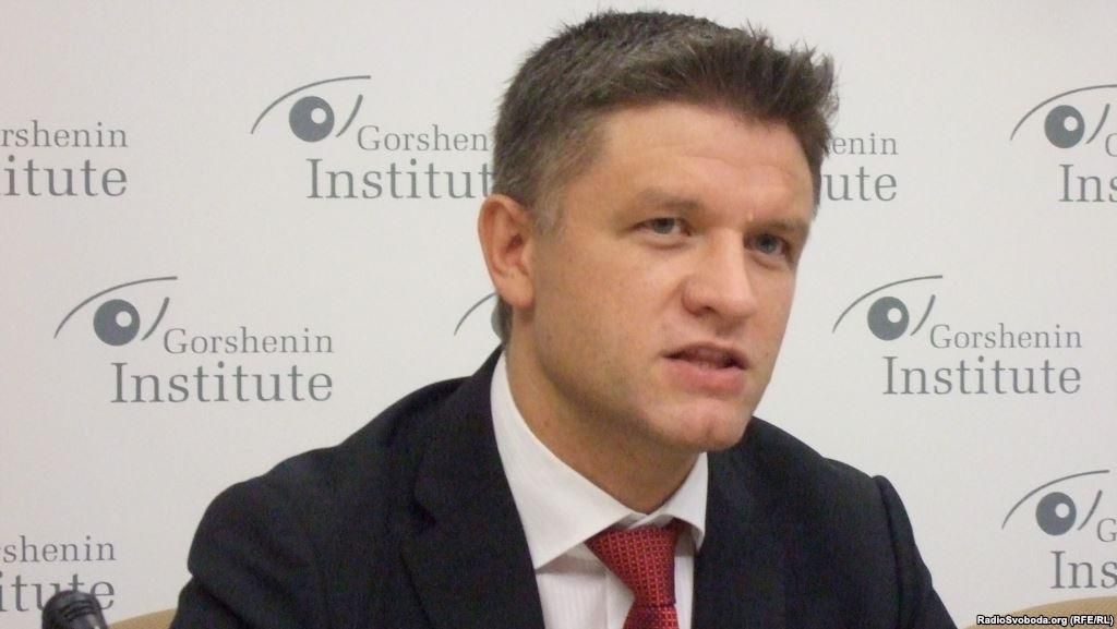 У Президента чекають звіту від уряду Яценюка до засідання Ради У Президента чекають звіту від уряду Яценюка до засідання Ради