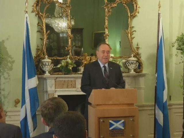 Перший міністр Шотландії Алекс Салмонд офіційно пішов у відставку