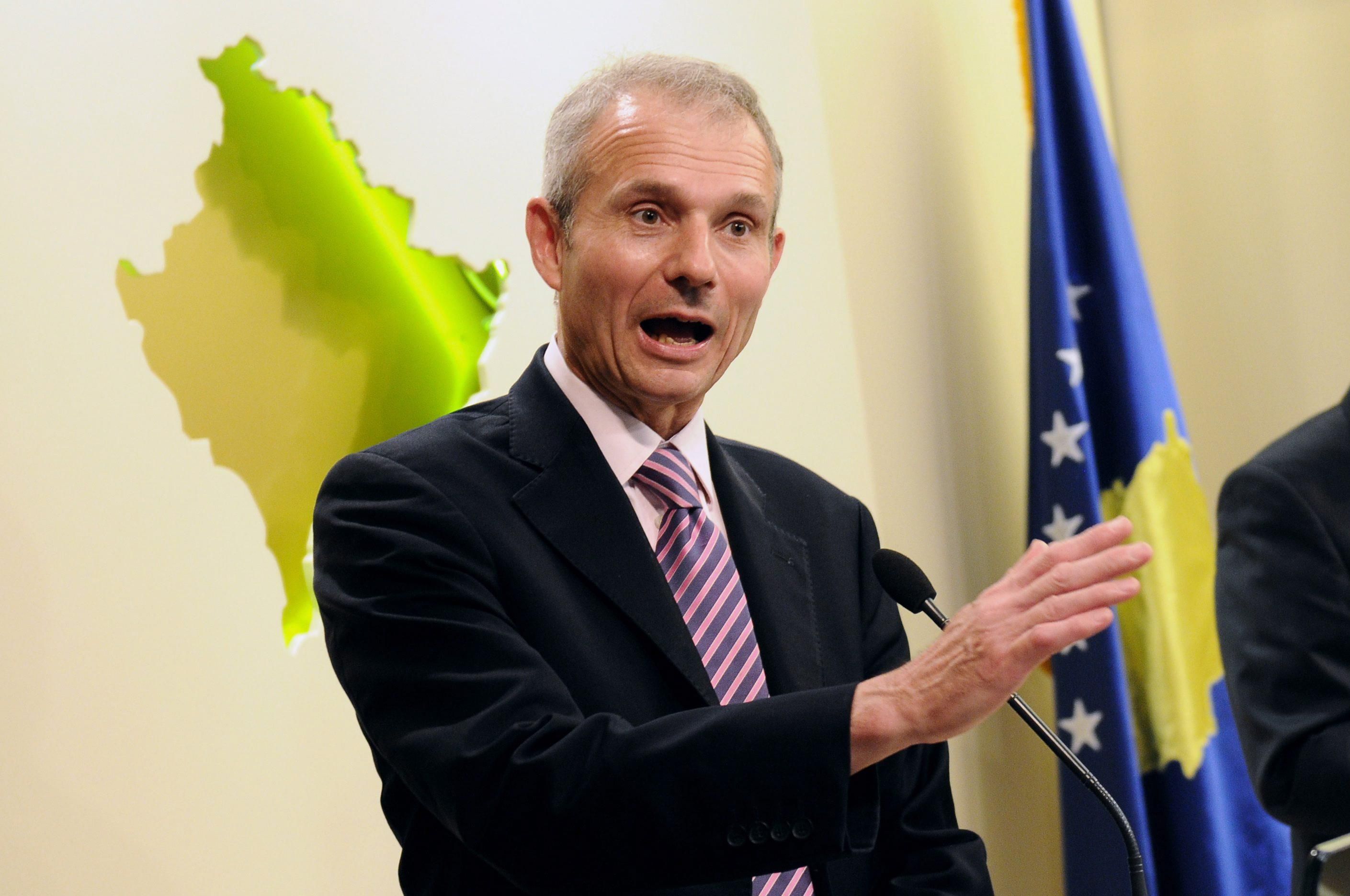 Кремль поставляет своим марионеткам на Донбасс неограниченное количество танков, — МИД Британии Кремль поставляет своим марионеткам на Донбасс неограниченное количество танков, — МИД Британии