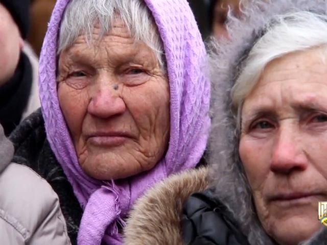 В Булавинском — длинные очереди за продовольствием, привезенным военными