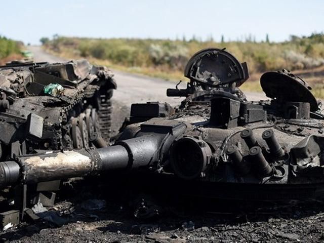 Прокуратура вызвала на допрос по "Иловайскому котлу" Турчинова и Авакова Прокуратура вызвала на допрос по "Иловайскому котлу" Турчинова и Авакова