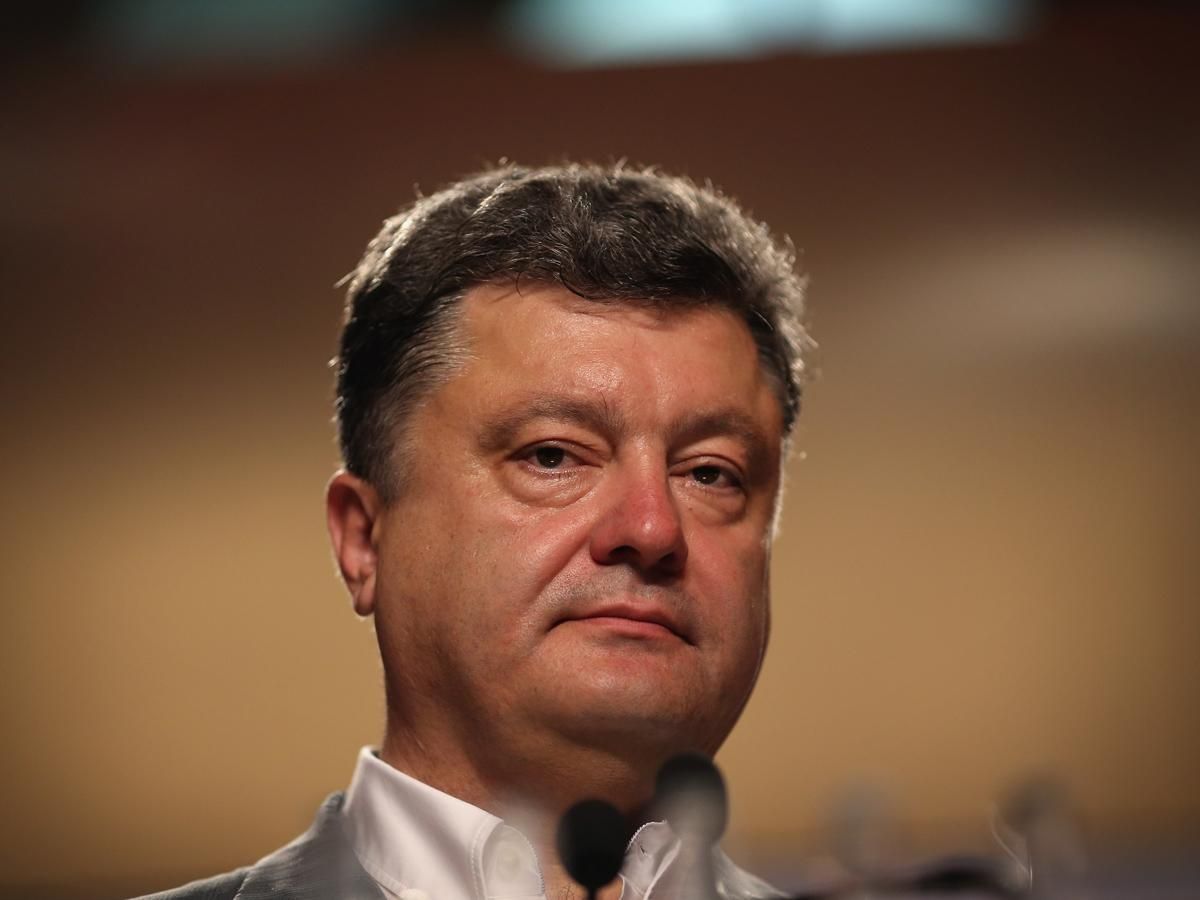 Необхідно продовжувати політику санкцій, — Порошенко Необхідно продовжувати політику санкцій, — Порошенко