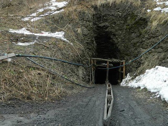 Терористи збираються купувати вугілля з нелегальних копанок, — ЗМІ Терористи збираються купувати вугілля з нелегальних копанок, — ЗМІ