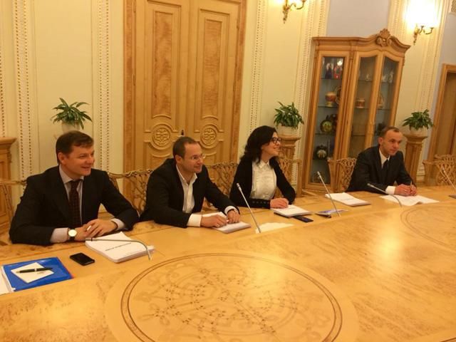 Партия Порошенко пока еще не подписала коалиционное соглашение, — Ляшко Партия Порошенко пока еще не подписала коалиционное соглашение, — Ляшко