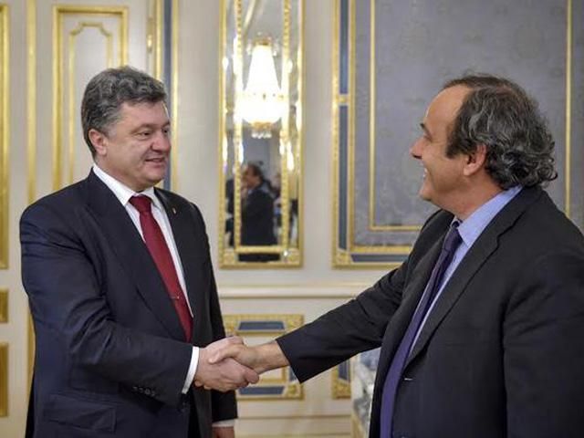 Футбольный Крым есть и будет украинским, — Порошенко (Фото) Футбольный Крым есть и будет украинским, — Порошенко (Фото)