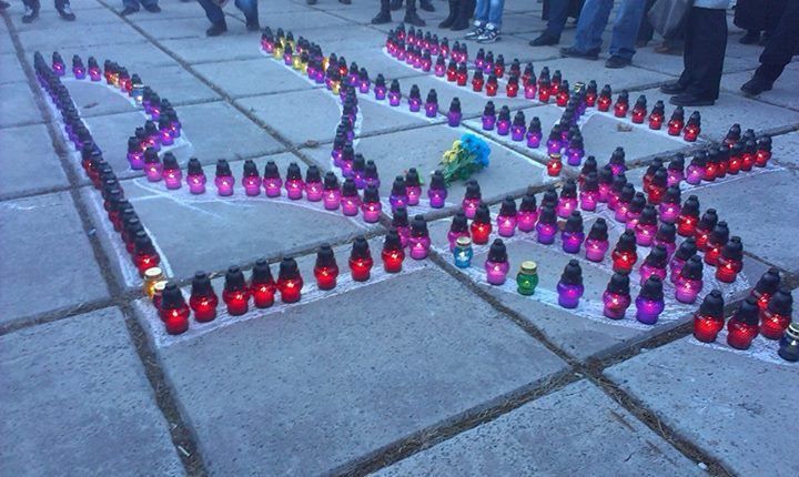 У Маріуполі вшанували пам'ять героїв Небесної сотні (Фото)