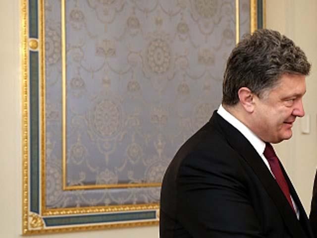 Порошенко готов немедленно внести кандидатуру Яценюка на пост премьера Порошенко готов немедленно внести кандидатуру Яценюка на пост премьера