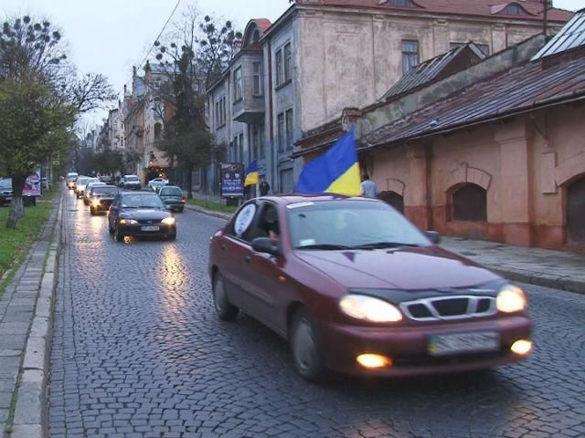 Колона автомайданівців проїхала Львовом Колона автомайданівців проїхала Львовом