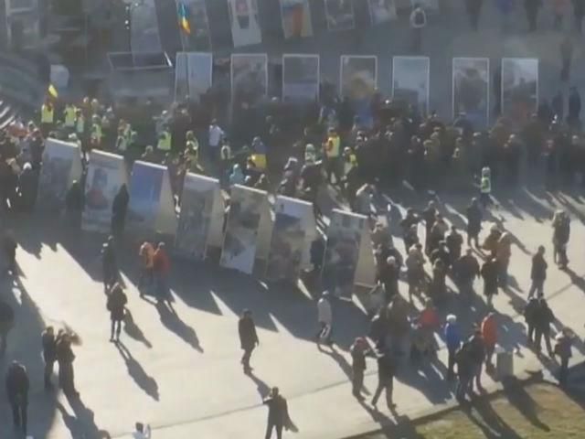 Поляки организовали марафон "От Варшавы до Майдана" Поляки организовали марафон "От Варшавы до Майдана"