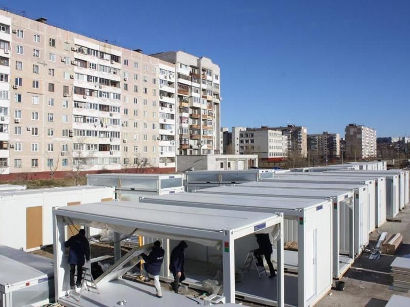В Запорожье продолжается строительство городка для беженцев В Запорожье продолжается строительство городка для беженцев