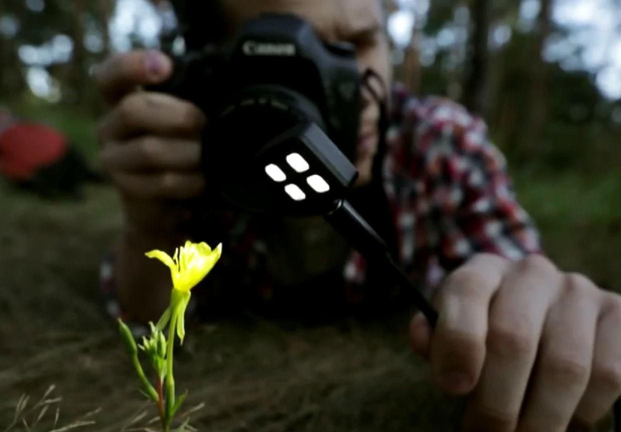 Зроблено в Україні. Українці розробили потужний спалах для смартфонів Зроблено в Україні. Українці розробили потужний спалах для смартфонів