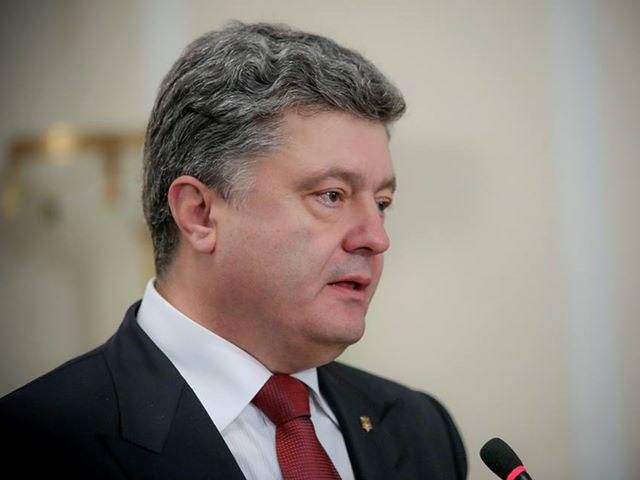 Комуністична партія опинилася на смітнику історії, — Порошенко