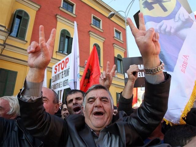 Тисячі албанців вийшли на антиурядові протести