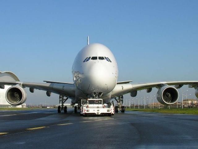 На авіарейсі до Швеції, де було погане обслуговування, помер чоловік На авіарейсі до Швеції, де було погане обслуговування, помер чоловік