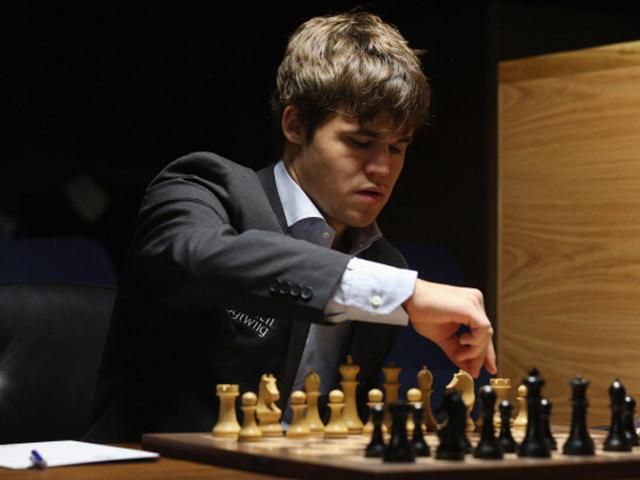 Чемпіоном світу з шахів став норвежець Карлсен