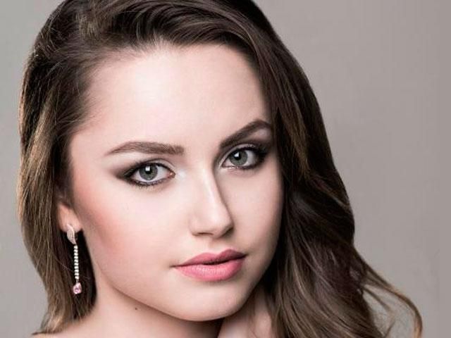 "Мисс Украина" прибыла на всемирный конкурс красоты в Лондоне (Фото) "Мисс Украина" прибыла на всемирный конкурс красоты в Лондоне (Фото)