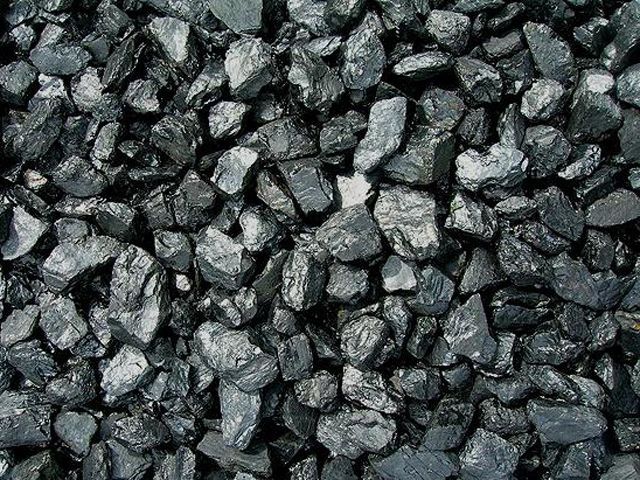 Міліція затримала 3 вантажівки з вугіллям з "ДНР" Міліція затримала 3 вантажівки з вугіллям з "ДНР"