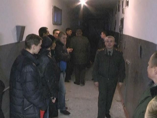 Малолітніх правопорушників водять на екскурсії у в'язницю Малолітніх правопорушників водять на екскурсії у в'язницю