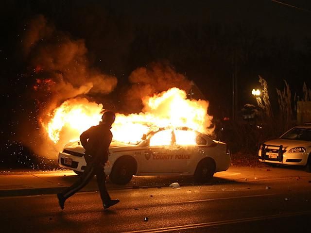 Протесты в Фергюсоне (Фоторепортаж) Протесты в Фергюсоне (Фоторепортаж)