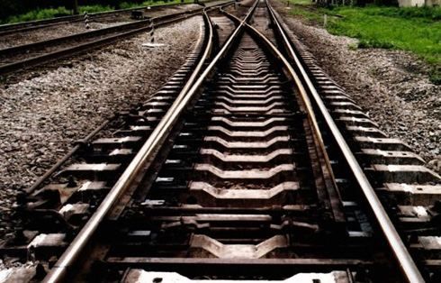 В Донецкой области взрыв повредил железнодорожные пути В Донецкой области взрыв повредил железнодорожные пути