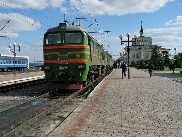 "Укрзалізниця" планує припинити пасажирські перевезення в зоні АТО