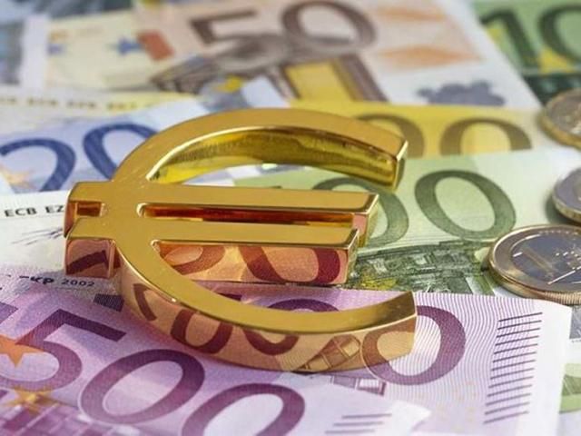 Доллар и евро снова подешевели Доллар и евро снова подешевели