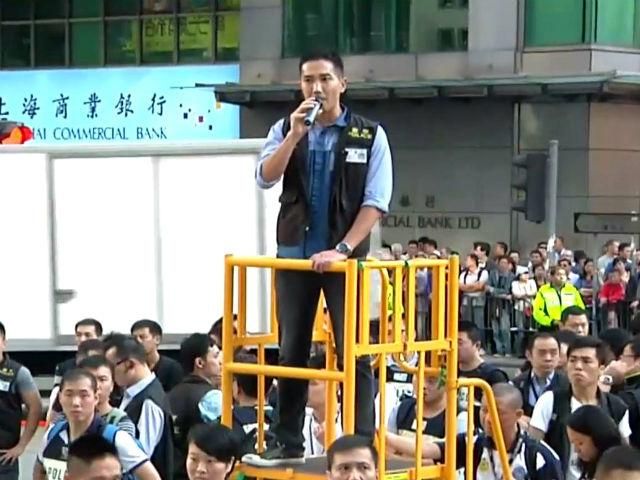 Суд у Гонконгу зобов'язав активістів розібрати барикади 