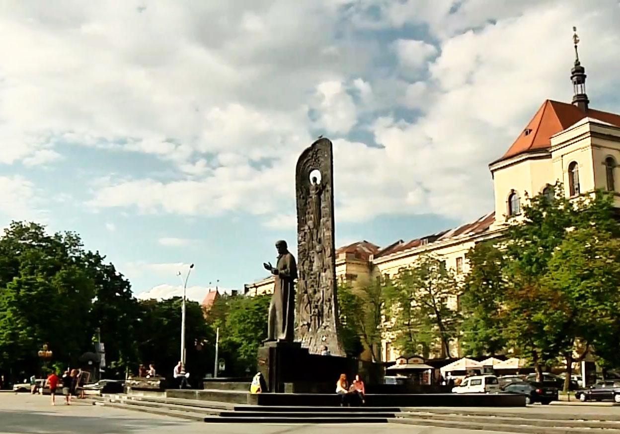 Територія нескорених. У Львові демонстрації традиційно проходять у двох місцях Територія нескорених. У Львові демонстрації традиційно проходять у двох місцях