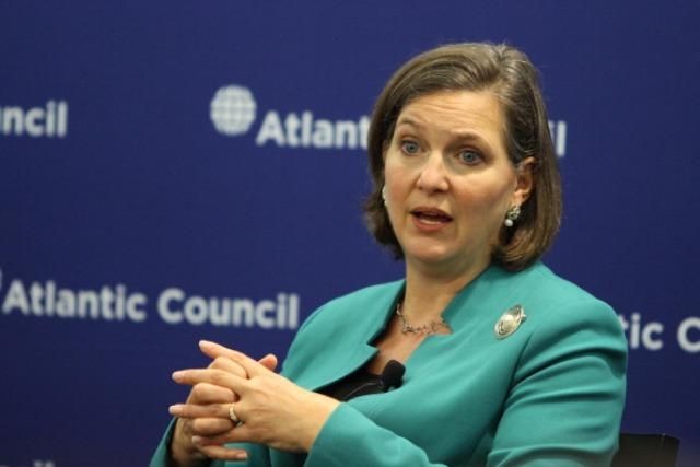 "Гумпомощь" РФ состоит преимущественно из топлива для танков, - Нуланд "Гумпомощь" РФ состоит преимущественно из топлива для танков, - Нуланд