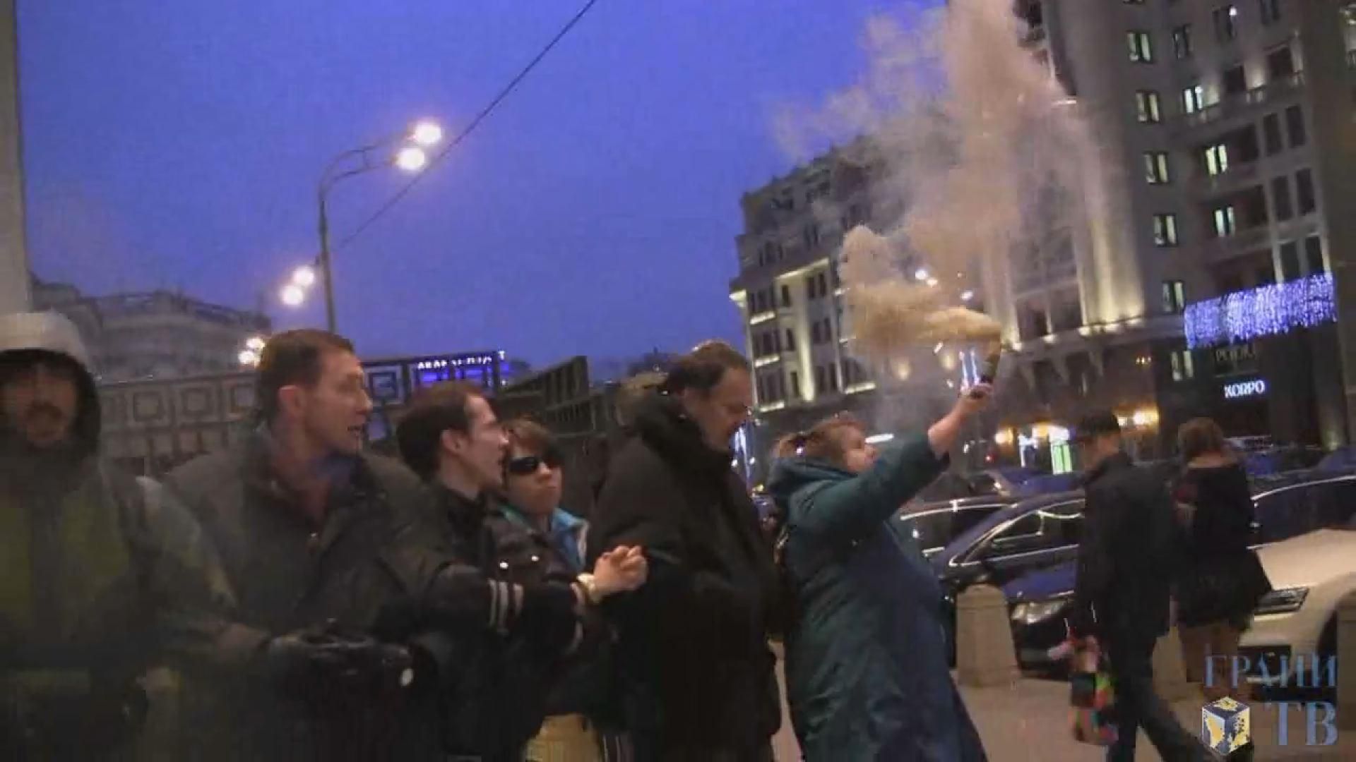 Российские активисты требовали освободить Надежду Савченко - 26 ноября 2014 - Телеканал новин 24 Российские активисты требовали освободить Надежду Савченко - 26 ноября 2014 - Телеканал новин 24