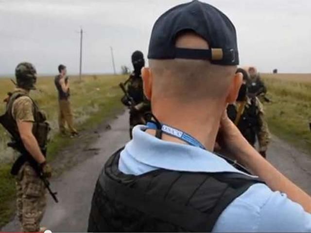 Терористи збираються використовувати іноземних журналістів як живий щит, — СБУ Терористи збираються використовувати іноземних журналістів як живий щит, — СБУ