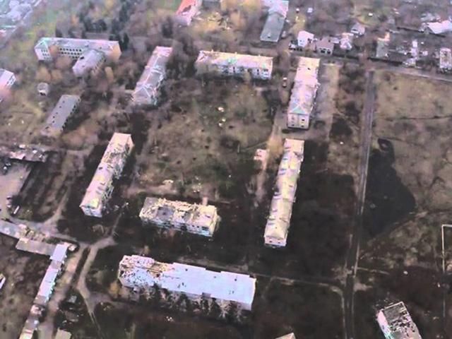 Боевики выложили в сеть запись с беспилотника над Песками (Видео) Боевики выложили в сеть запись с беспилотника над Песками (Видео)