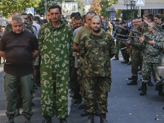 Терористи відпустили з полону українського офіцера