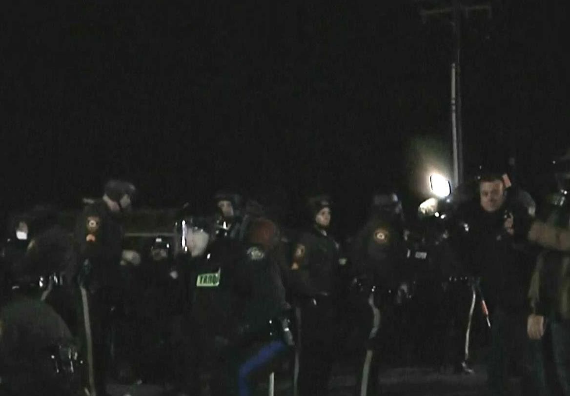 У Ферґюсоні арештували ще 15 протестувальників У Ферґюсоні арештували ще 15 протестувальників