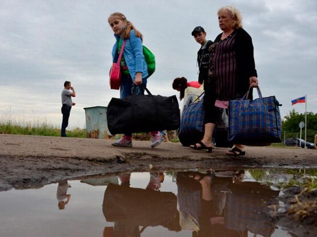 Більше мільйона людей втекли з окупованого Донбасу (Карта)