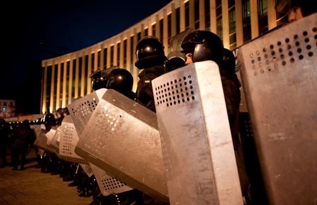 Проти міліціонера, який побив активіста в Києві, відкрили провадження Проти міліціонера, який побив активіста в Києві, відкрили провадження