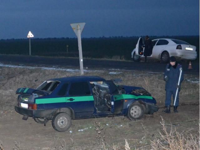 В Николаевской области инкассаторская машина столкнулась с микроавтобусом. Один человек погиб В Николаевской области инкассаторская машина столкнулась с микроавтобусом. Один человек погиб