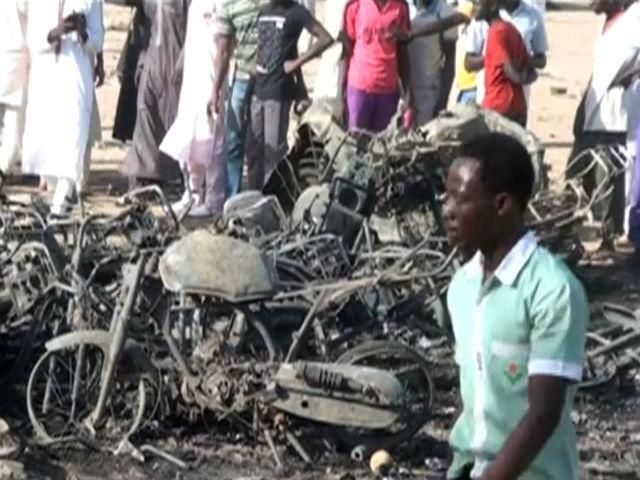 В Нігерії внаслідок теракту в мечеті загинуло близько 120 людей В Нігерії внаслідок теракту в мечеті загинуло близько 120 людей