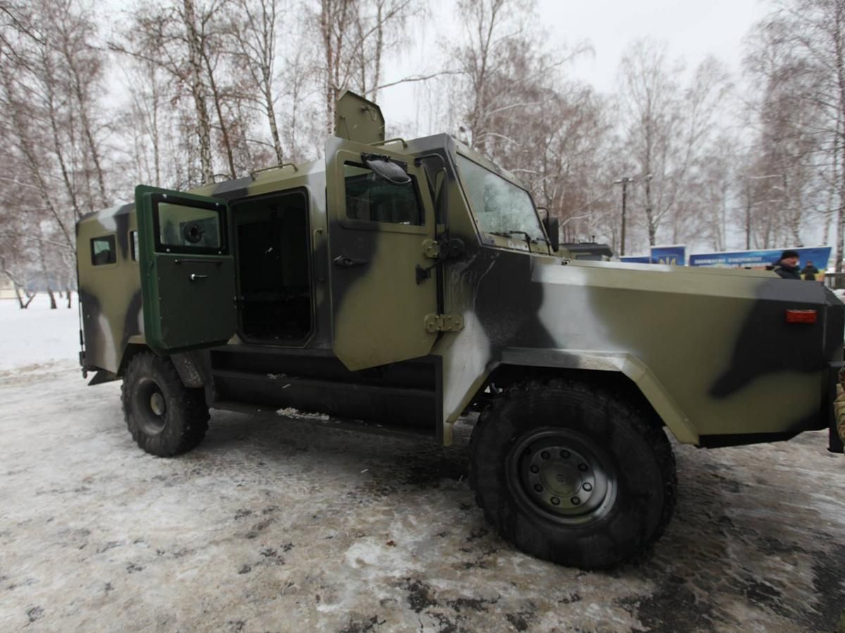 Під Києвом випробували нові українські бронемашини, — Аваков (Фото) Під Києвом випробували нові українські бронемашини, — Аваков (Фото)