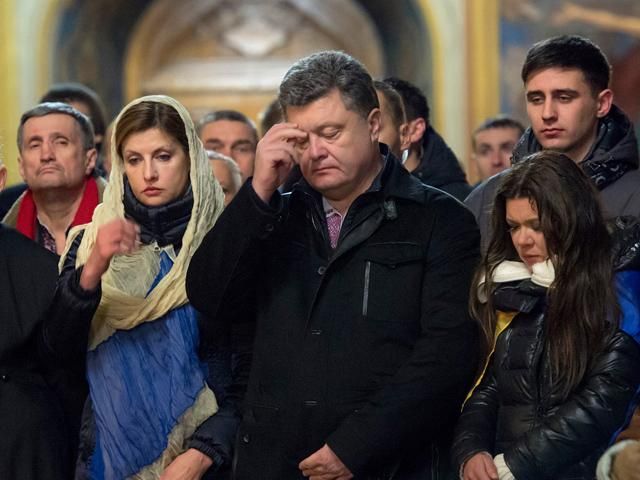 Не міг не прийти зранку до Михайлівського Собору, — Порошенко згадав розгін Євромайдану